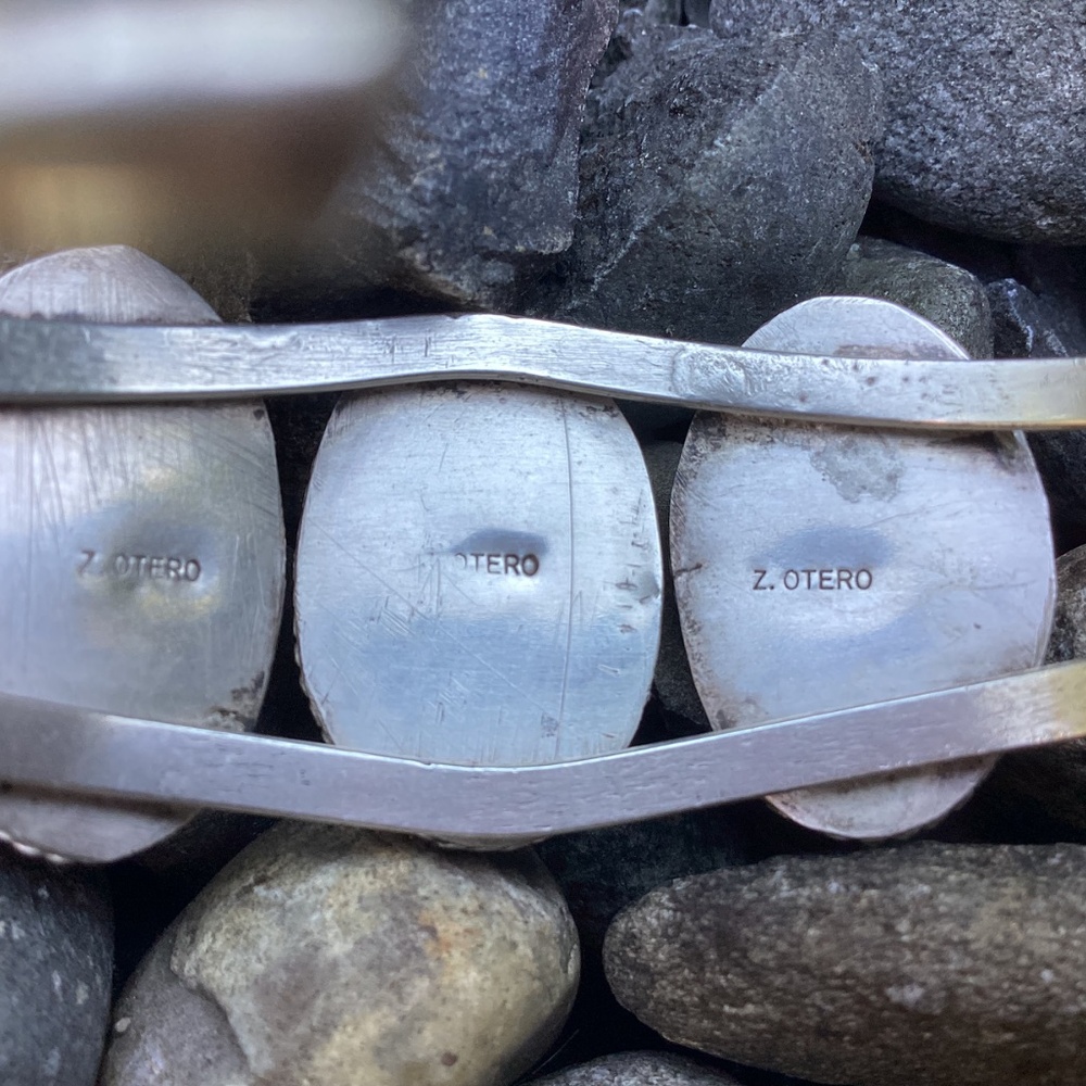 Signed Native American Vintage Z-Otero Sodalite Three Stone Sterling Silver Cuff - Picture 11 of 13